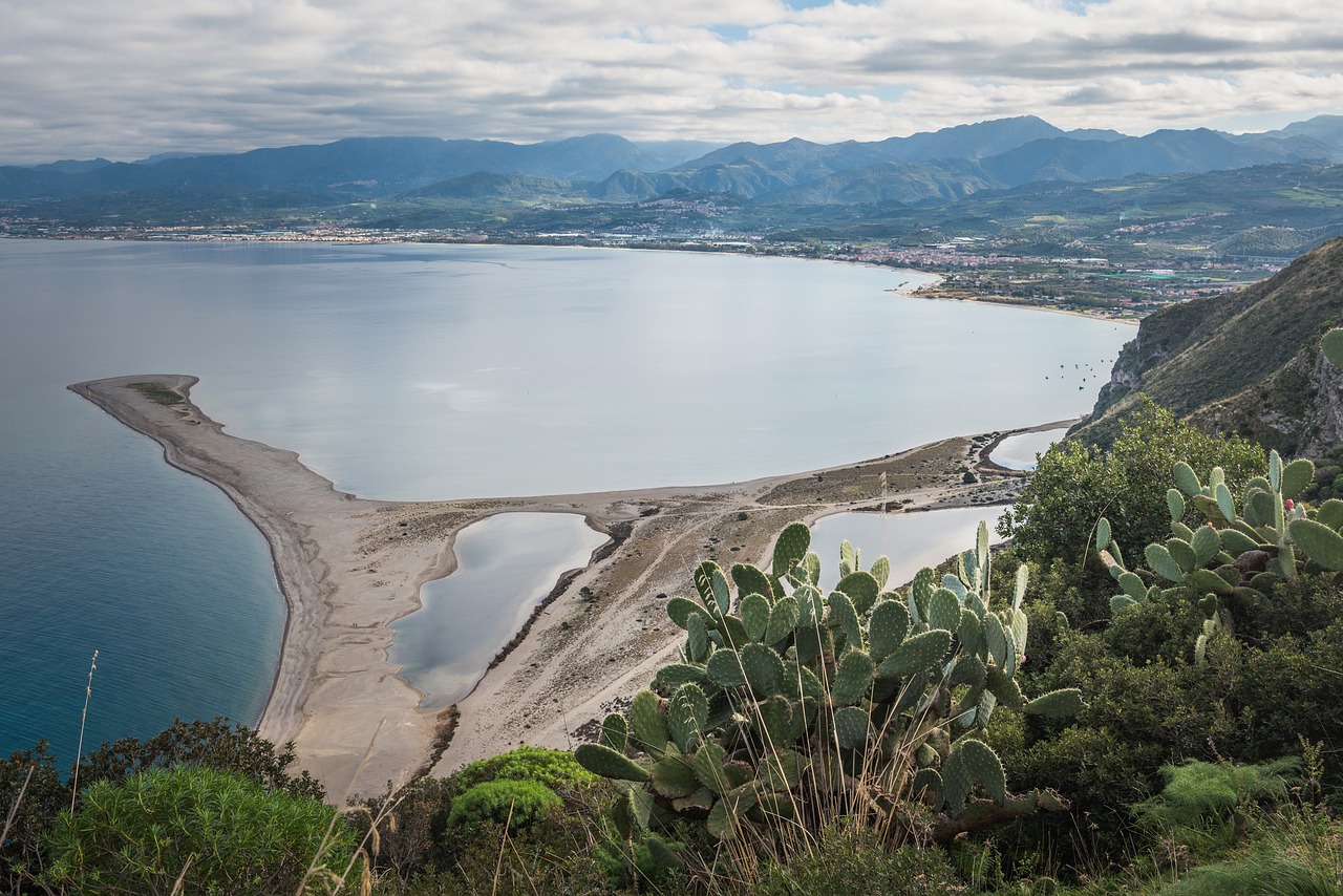 A Week of Sicilian Delights: Cefalù, Tropea, and Capo Rizzuto